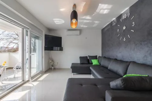 Apartments Mira