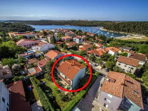 Apartments with parking spaces Banjole, Pula - 17097