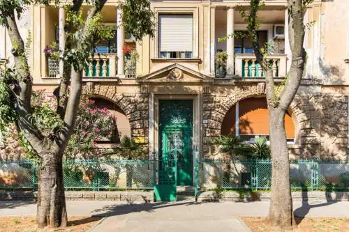Art Nouveau Near Arena- charming place for couples