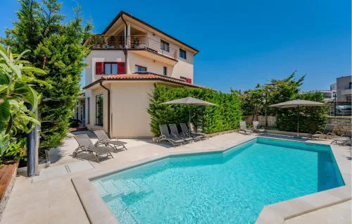 Awesome Apartment In Pula With Wifi