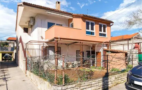 Awesome Apartment In Pula With Wifi