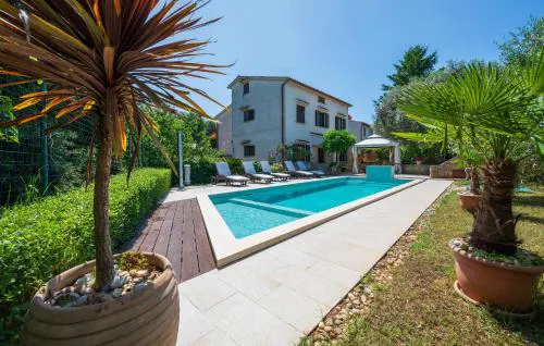 Awesome Home In Pula With Wifi