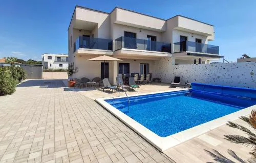 Beautiful Home In Pula