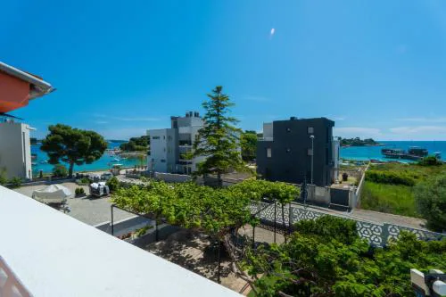 Casa Del Mar Apartments