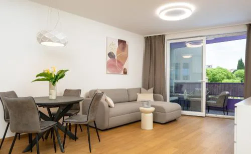 City Center Suite with Private Garage