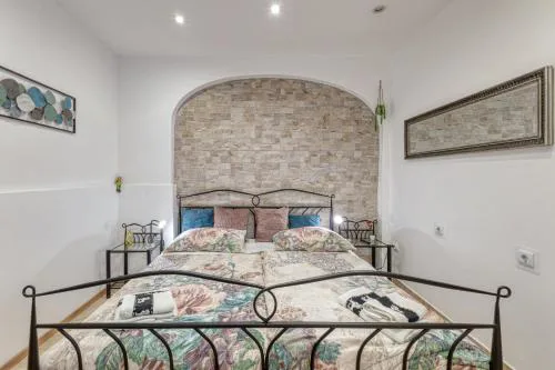 Colosseum Apartment