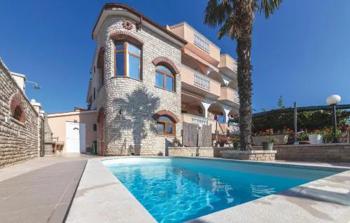 Cozy Apartment In Pula With Wifi