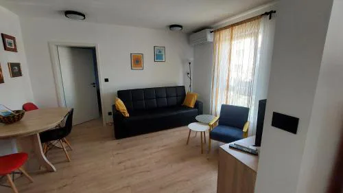 Cute Apartment Marla Art close to Center
