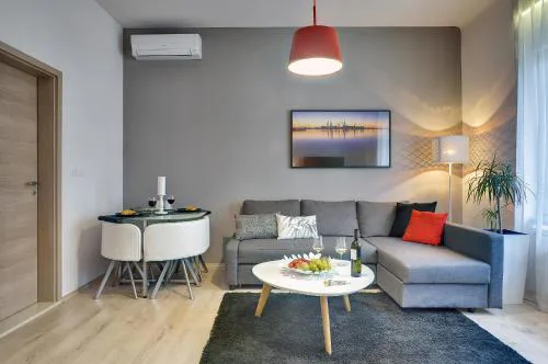 D&A Center Apartments with FREE Parking