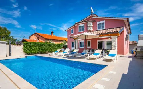 Family villa Nicole