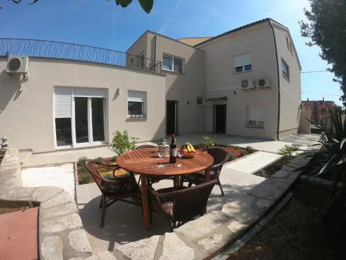 Faveria Apartments Amphitheater with FREE Parking