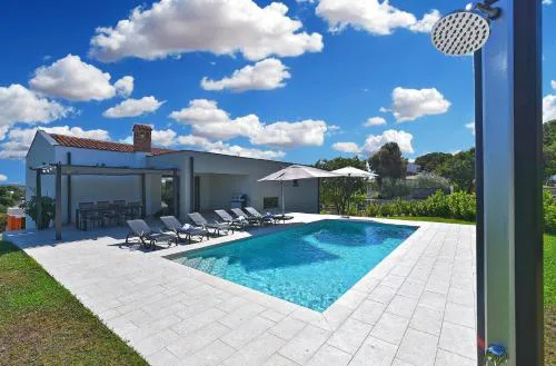 Ferienhaus mit Privatpool für 6 Personen ca 200 qm in Vintijan, Istrien Istrische Riviera