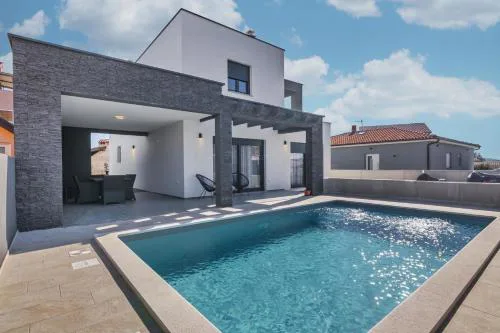 Ferienhaus mit Privatpool für 8 Personen ca 170 qm in Pula, Istrien Istrische Riviera
