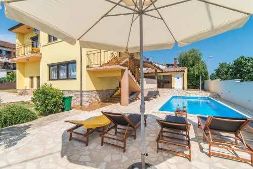 Ferienvilla Mit Pool In Pula