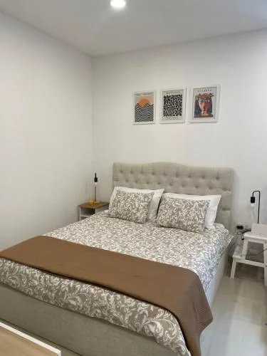GlamByAJ with free parking and Netflix