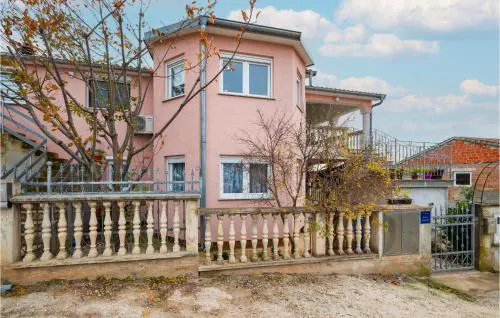 Gorgeous Apartment In Pula