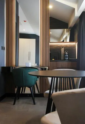 Grandeur Apartments