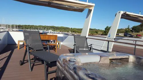 House Boat - Floating House Sofia