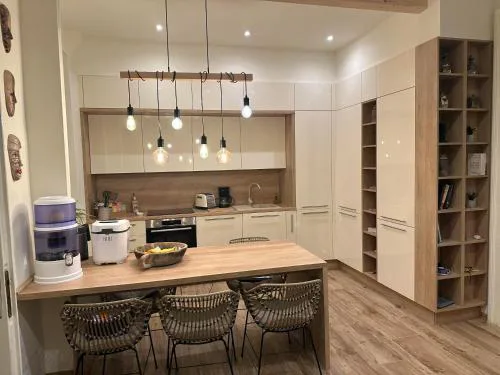 Home Away From Home Apartment- City center