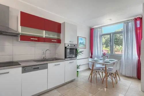 M & M Apartment