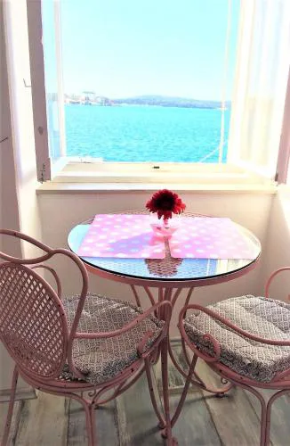 Main Square Apartments with sea view