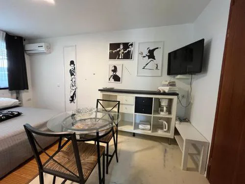 Mini Budget Studio