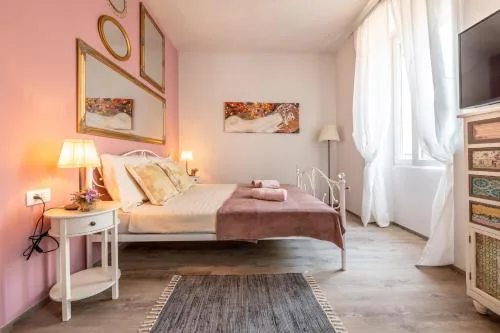 Old city Romantic studios 4 with FREE private parking