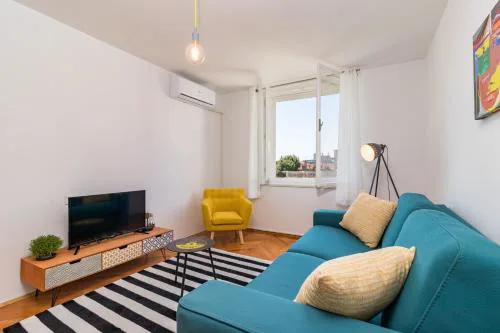 Quirky Apartment Arena with parking