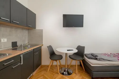 Studio Apartments Tiho & Nena