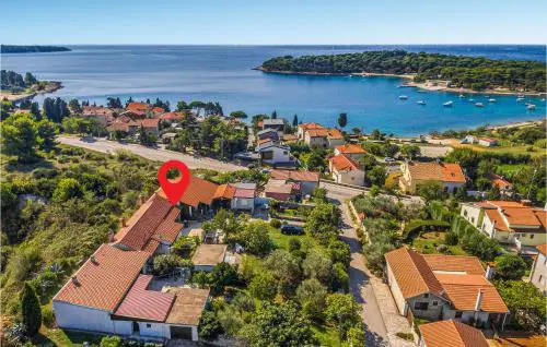 Stunning Apartment In Pula With Kitchen