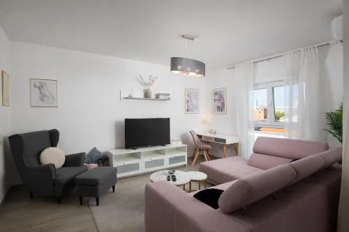 Stylish City Stay with Balcony & Free Parking
