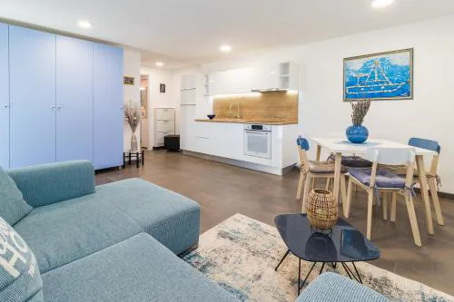 Tino apartment with free parking