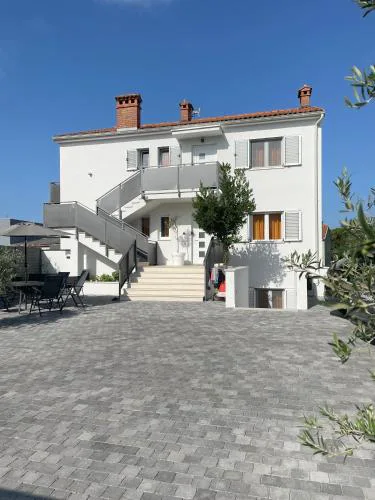 Valkane Beach Apartments