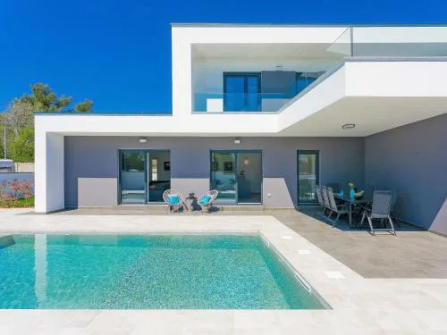 Villa Ella Premantura by Interhome