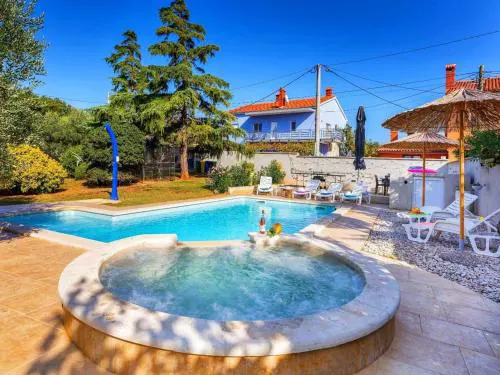 Apartment with private Pool and jacuzzi
