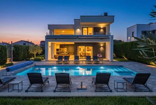 Villa Ula in Pula with heated pool and sauna