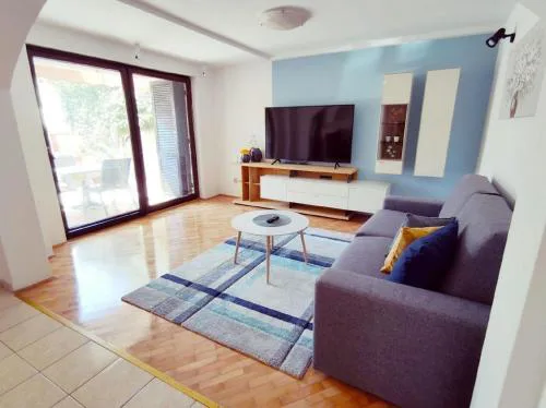 Wohnung in Pula mit Terrasse, Garten und Grill