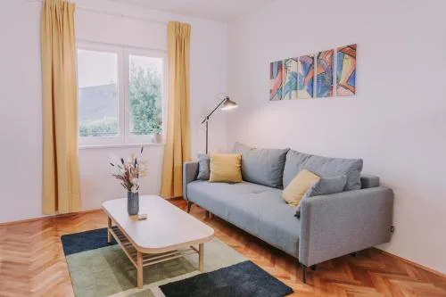 Charming flat with comfy terrace,3001
