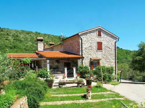Haus Salakova a lovely vintage stone house