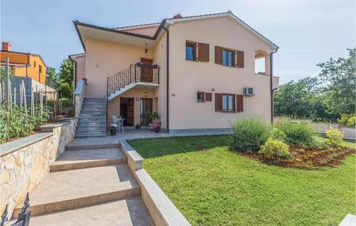 Two-Bedroom Apartment In Radmani