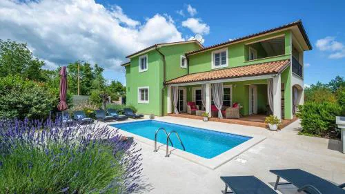 Beautiful poolside villa in Rakalj