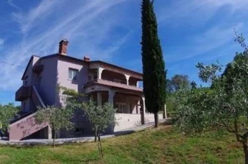 Ferienhaus mit schönem Garten