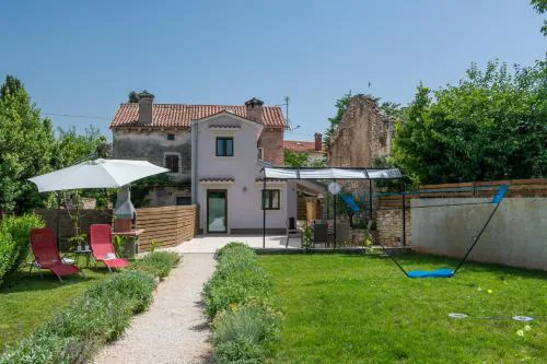Holiday House Brnistra