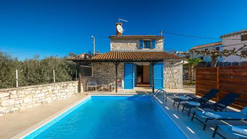 Rustic villa casa Nadalina with pool in Visnjan