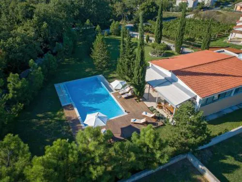 Haus in Rogočana mit privatem Garten