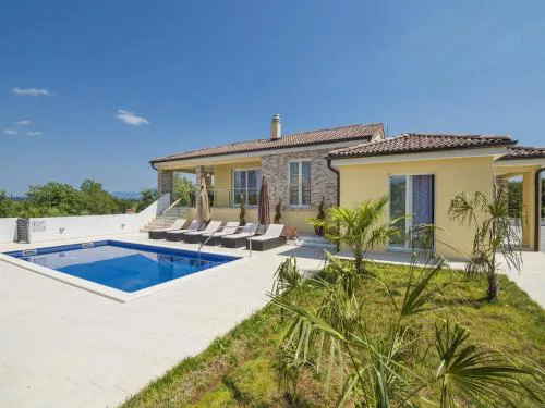 Spacious Rural Villa w pool