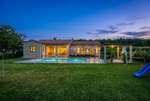 Villa Animo for 8 people near Labin - Rabac with private pool, children playground & beautiful garden