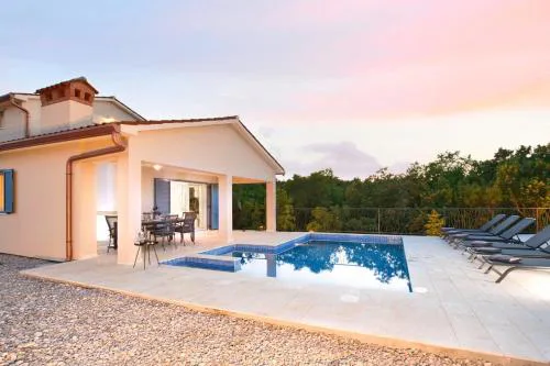 Villa Romantika, a beautiful and romantic pool villa