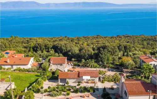Pet Friendly Apartment In Ravni