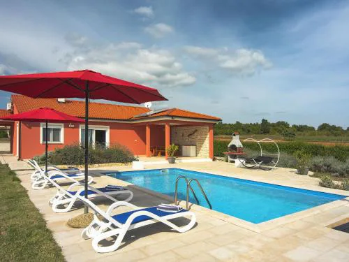 Villa in Barban near Beach & Pool
